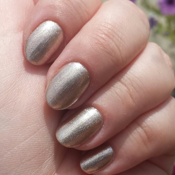 Nail polish swatch / manicure of shade Julep Sienna