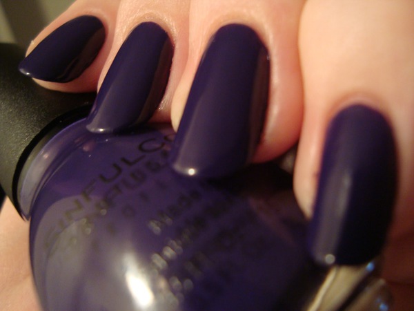 Nail polish swatch / manicure of shade Sinful Colors Enchanted