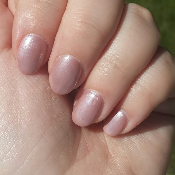 Nail polish swatch / manicure of shade Julep Lois