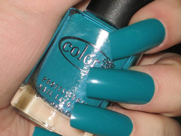 Nail polish swatch / manicure of shade Color Club Abyss