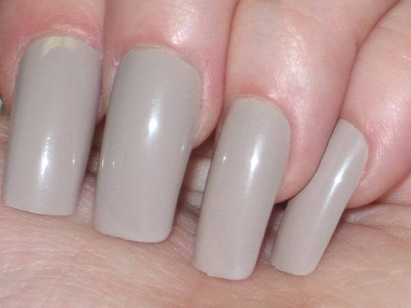 Nail polish swatch / manicure of shade Color Club Nomadic in Nude