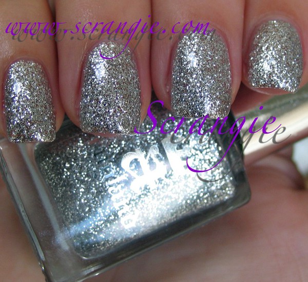 Nail polish swatch / manicure of shade A England Merlin