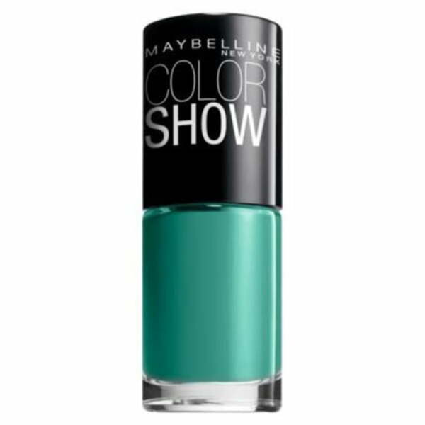 Nail polish swatch / manicure of shade Maybelline Tenacious Teal