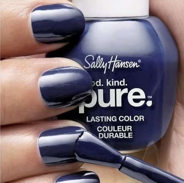 Nail polish swatch / manicure of shade Sally Hansen Blueberry Tart