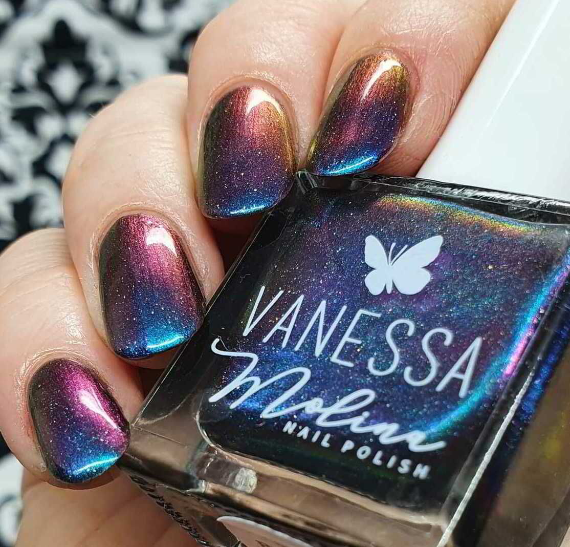 Nail polish manicure of shade Vanessa Molina Rainbow Titanium
