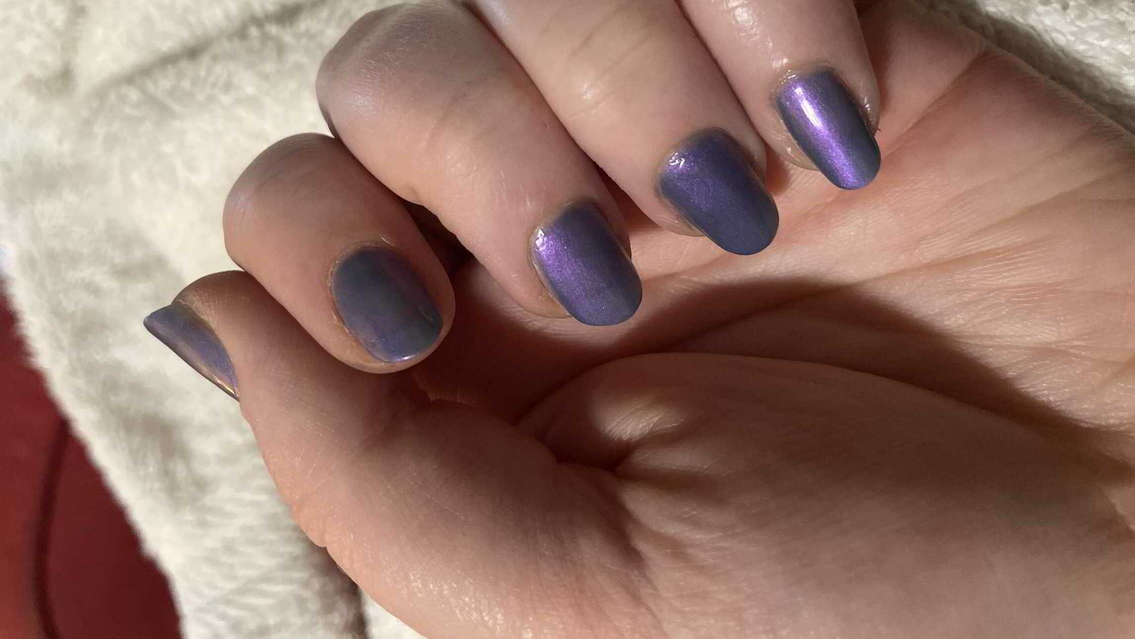 Nail polish manicure of shade Julep Kayla, 