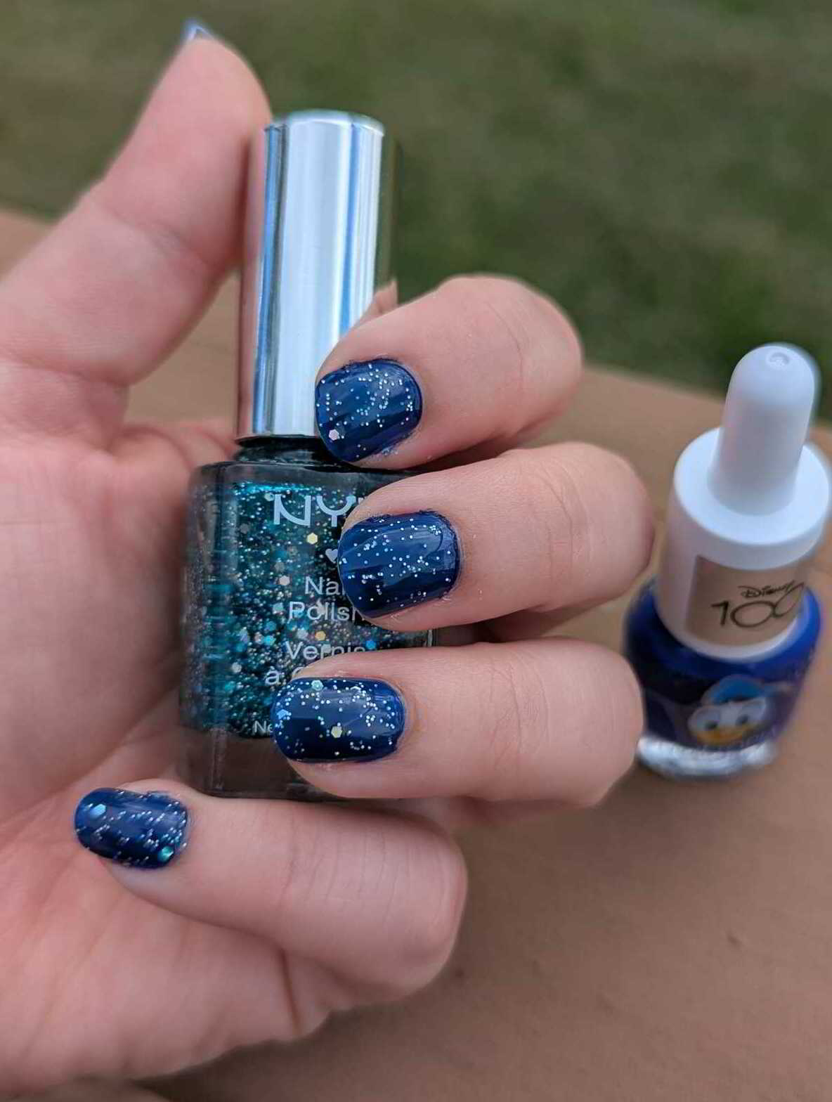 Nail polish manicure of shade Nailtopia Donald Duck, NYX Girls Under the Moon, 