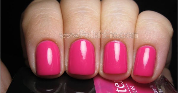 Nail polish swatch / manicure of shade butter London Primrose Hill Picnic