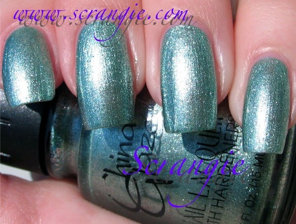 Nail polish swatch / manicure of shade China Glaze Barefoot in the Park