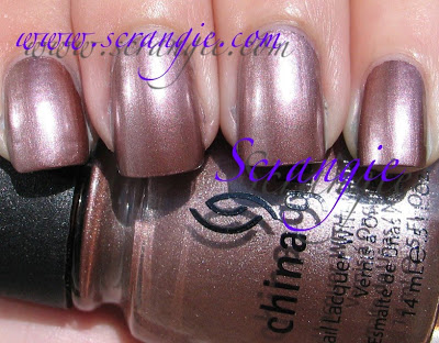 Nail polish swatch / manicure of shade China Glaze Robotika