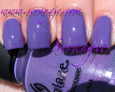 Nail polish swatch / manicure of shade China Glaze Spontaneous