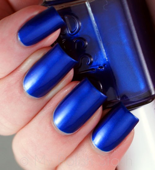 Nail polish swatch / manicure of shade essie Aruba Blue