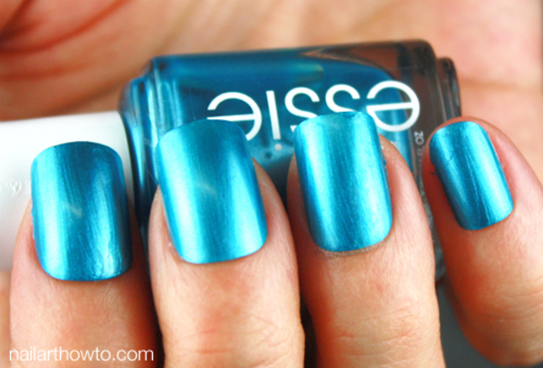 Nail polish swatch / manicure of shade essie Beach Bum Blu