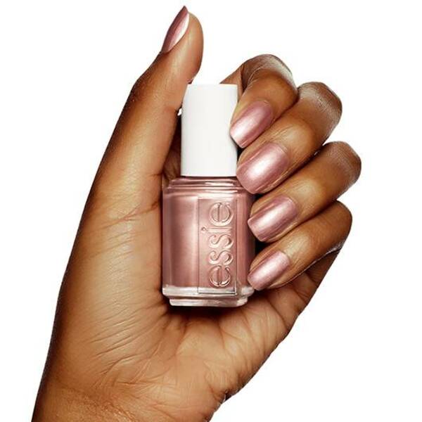 Nail polish swatch / manicure of shade essie Buy Me a Cameo