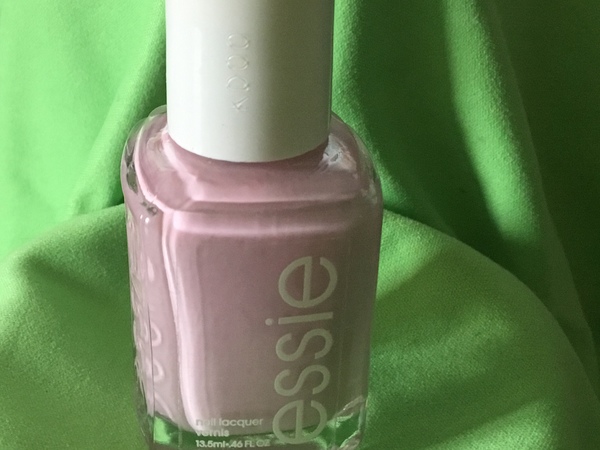 Nail polish swatch / manicure of shade essie French Affair