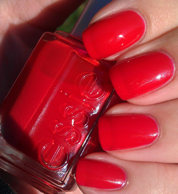 Nail polish swatch / manicure of shade essie Jelly Apple