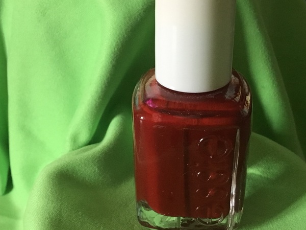 Nail polish swatch / manicure of shade essie Limited Addiction