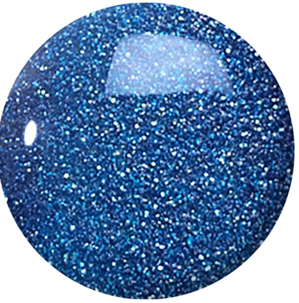 Nail polish swatch / manicure of shade essie Lots of Lux