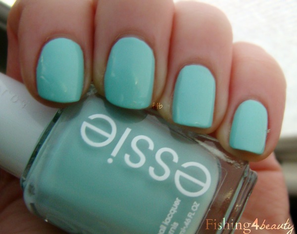 Nail polish swatch / manicure of shade essie Mint Candy Apple