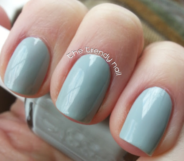 Nail polish swatch / manicure of shade essie Who is the Boss