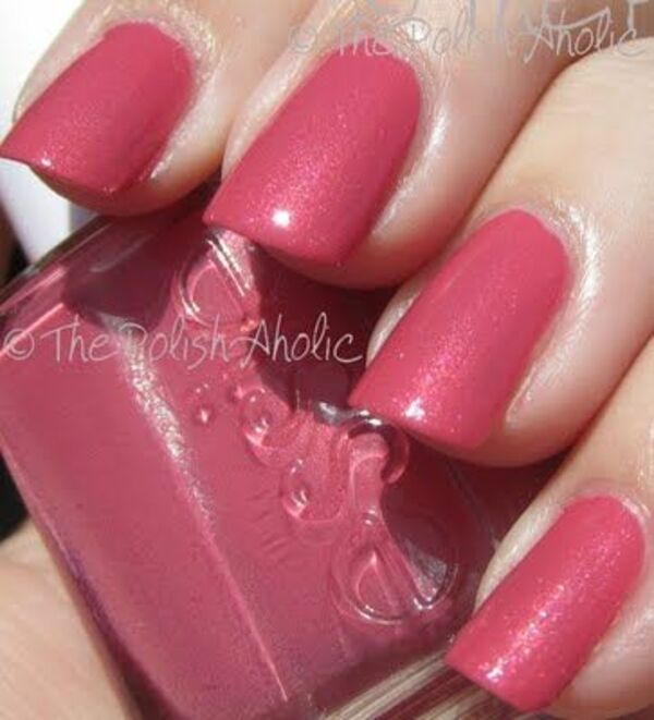 Nail polish swatch / manicure of shade essie Your Hut or Mine