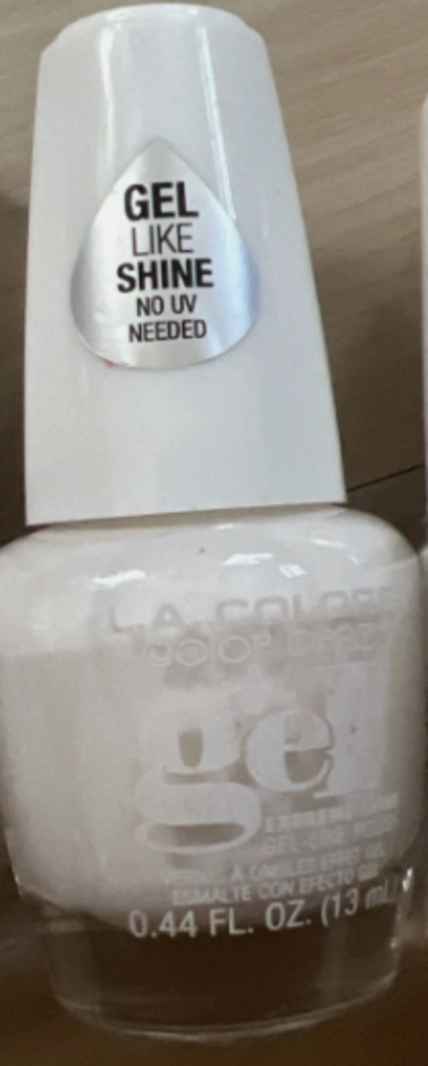 Nail polish swatch / manicure of shade L.A. Colors Flurry