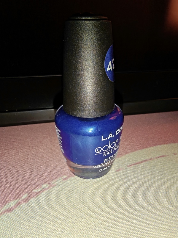 Nail polish swatch / manicure of shade L.A. Colors Wired