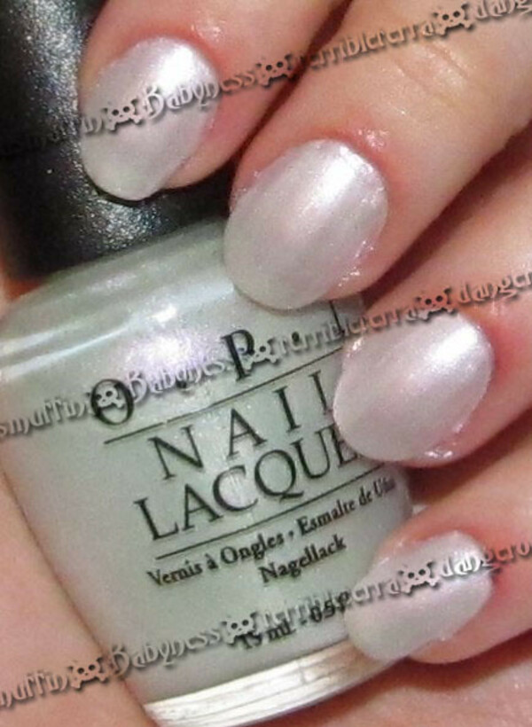 Nail polish swatch / manicure of shade OPI Abalone Shell