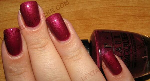 Nail polish swatch / manicure of shade OPI Buffalo Billings Berry