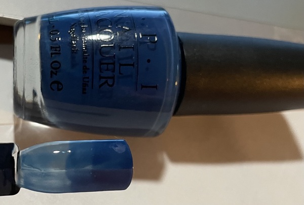 Nail polish swatch / manicure of shade OPI Dating a Royal