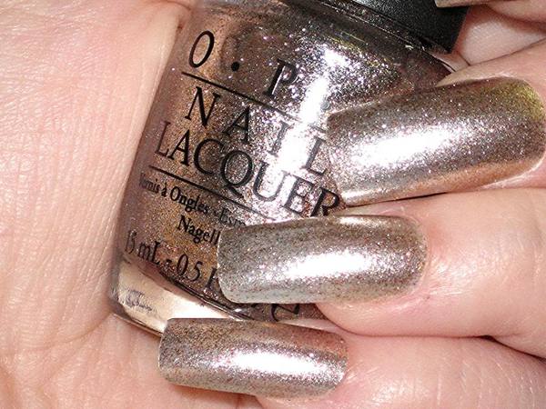 Nail polish swatch / manicure of shade OPI Designer, de Better!