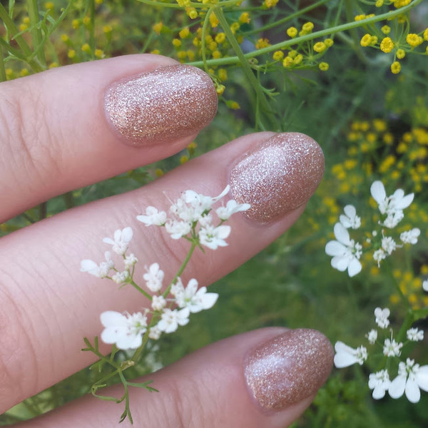 Nail polish swatch / manicure of shade OPI DS Classic