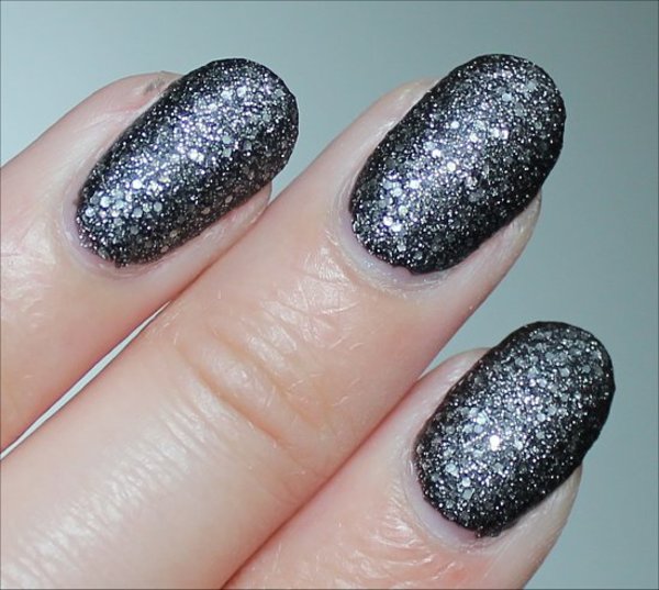 Nail polish swatch / manicure of shade OPI DS Pewter