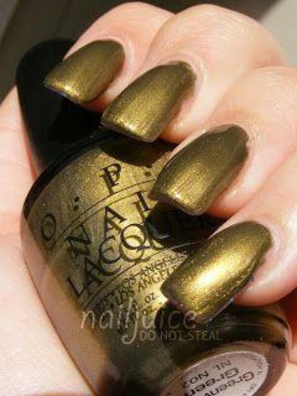 Nail polish swatch / manicure of shade OPI Greenwich Green