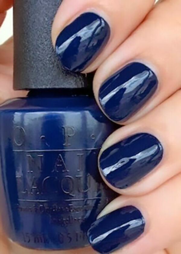 Nail polish swatch / manicure of shade OPI Incognito in Sausalito
