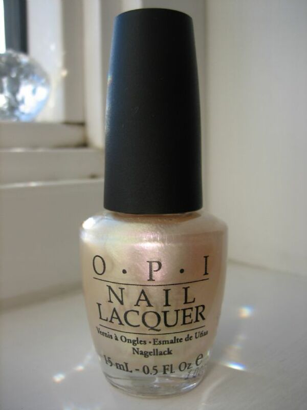 Nail polish swatch / manicure of shade OPI Pearl of Wisdom
