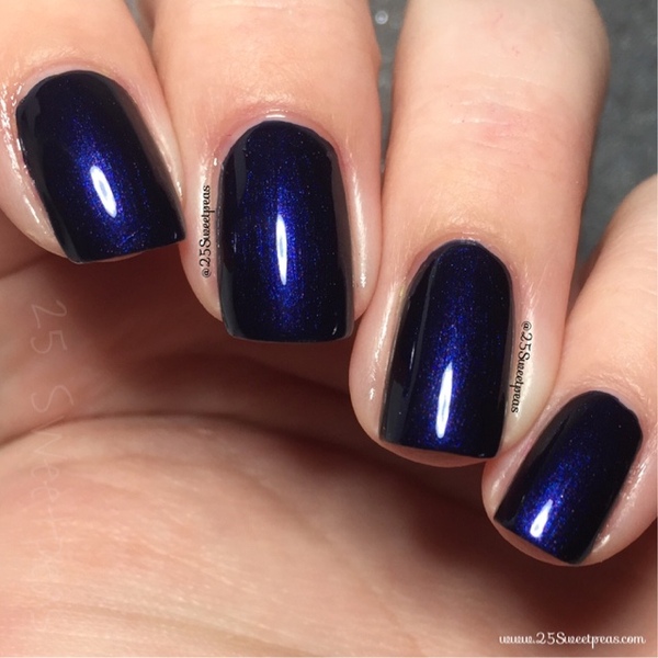 Nail polish swatch / manicure of shade OPI Russian Navy