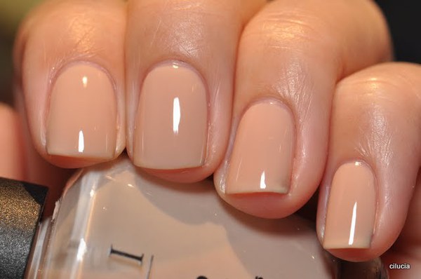 Nail polish swatch / manicure of shade OPI Samoan Sand