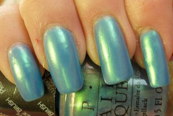 Nail polish swatch / manicure of shade OPI Sonic Bloom