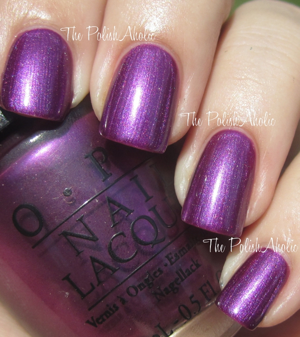 Nail polish swatch / manicure of shade OPI Suzi and the 7 Düsseldorfs