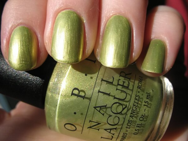 Nail polish swatch / manicure of shade OPI Tequila Lime Light