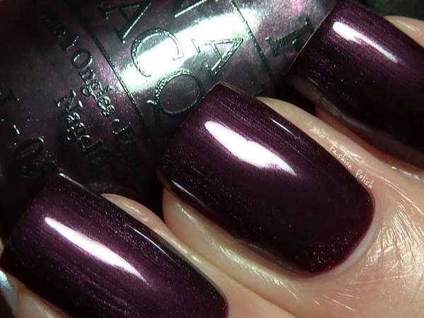 Nail polish swatch / manicure of shade OPI Vampsterdam