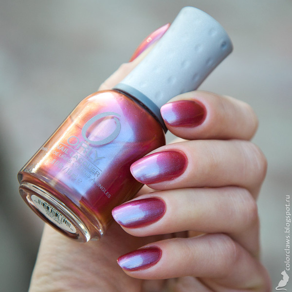 Nail polish swatch / manicure of shade Orly Synchro