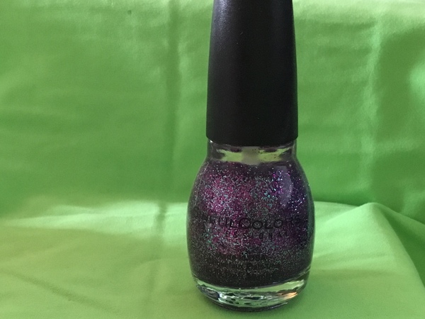 Nail polish swatch / manicure of shade Sinful Colors Frenzy