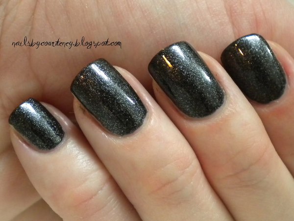 Nail polish swatch / manicure of shade Sinful Colors Secret Admirer