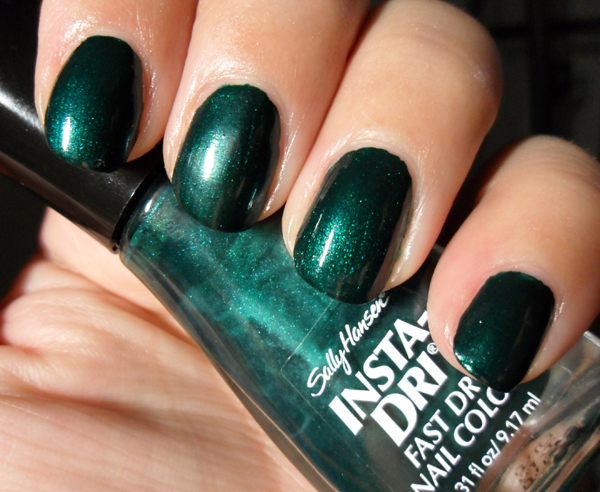 Nail polish swatch / manicure of shade Sally Hansen Jumpin' Jade