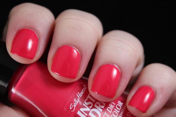 Nail polish swatch / manicure of shade Sally Hansen Speedy Sunburst