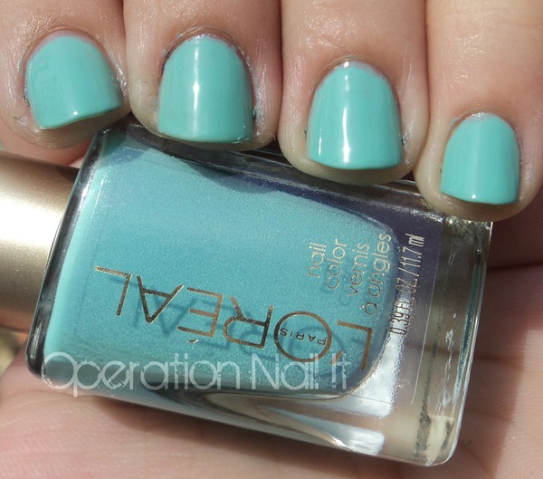 Nail polish swatch / manicure of shade L'Oréal Club Prive