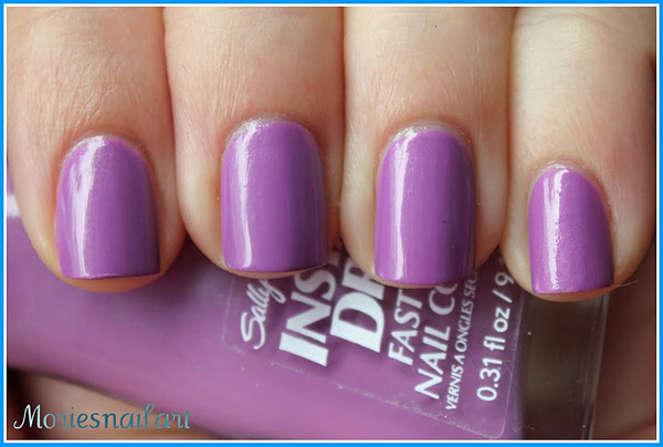Nail polish swatch / manicure of shade Sally Hansen Lively Lilac