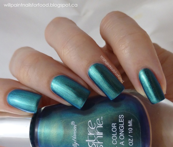 Nail polish swatch / manicure of shade Sally Hansen Scarab